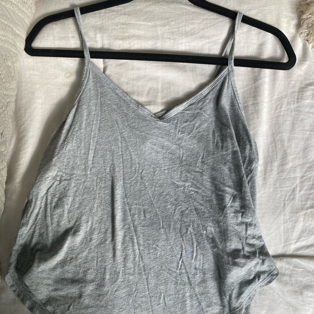 Gray tank - Picture 2 of 2